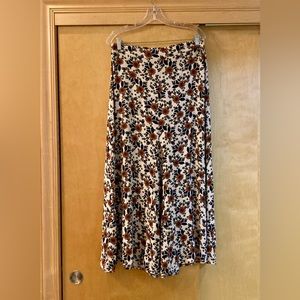 Ankle length floral skirt.  Sz Large